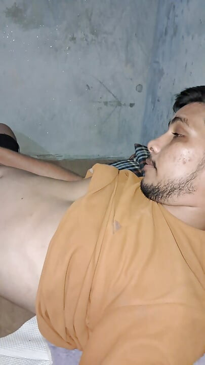 Quente boy masturbação e mostrando pau grande