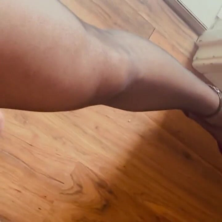 Masturbating in Stockings and Stilettos