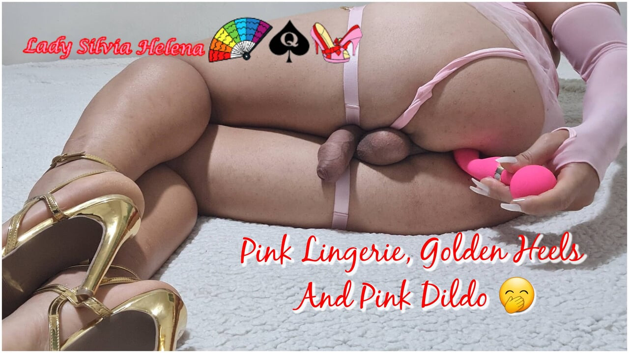 Milady Silvia Helena pembe iç çamaşırı, altın topuklu ayakkabılar ve pembe dildo