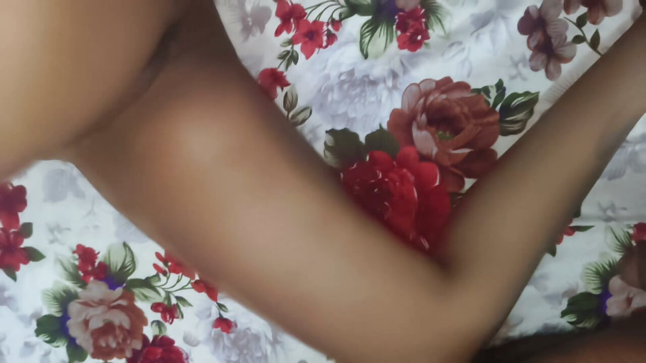 S-275. India folla en el dormitorio con playboy con las posiciones sexuales favoritas