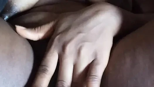 Mandi dan fingering memekku
