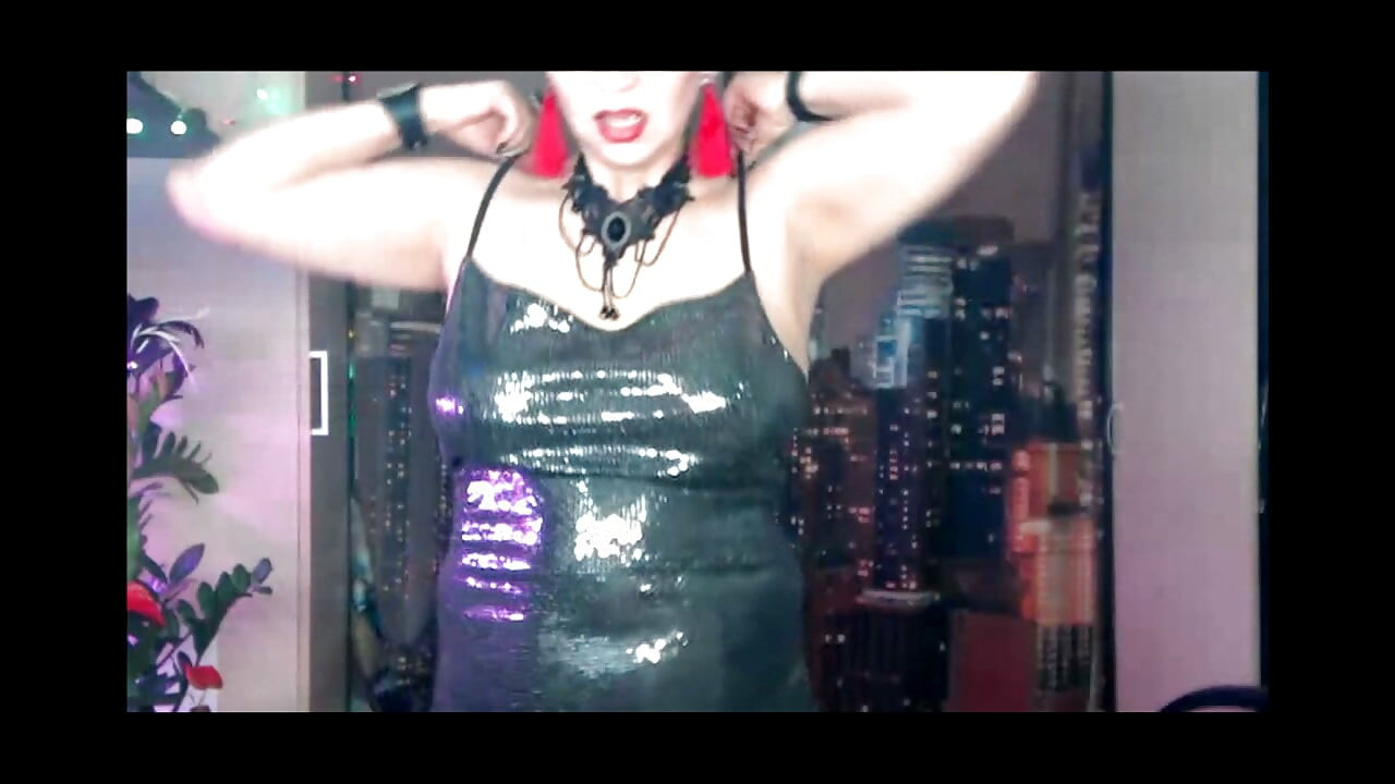 ATTENTION! The gorgeous mature married slut Aimee Hot MILF is dancing and masturbating for you .!. ))
