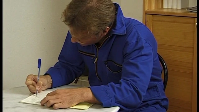 Keine Gnade, er fickt die als Oma