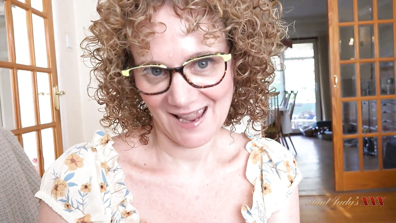 AuntJudysXXX - Busty Mature MILF Merce Sucks Your Cock for Pizza