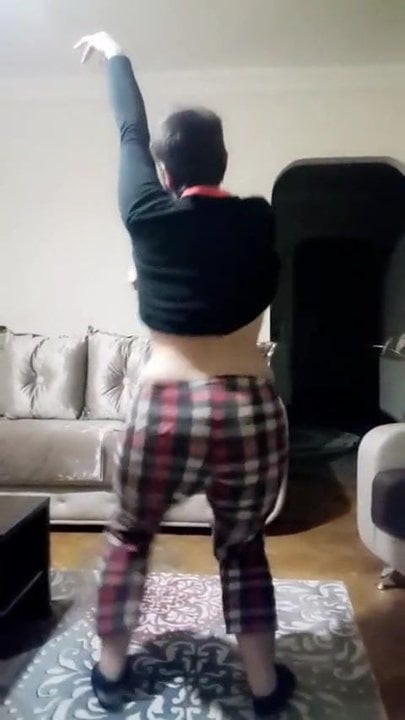 turkish girl twerk 2