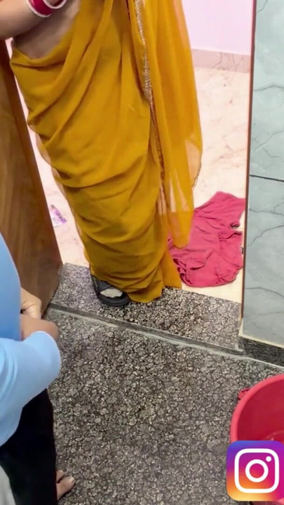 Pyari bhabhi Ne Muth Marte hue Bathroom dekh liya aur lapak le mera lund bhi leliya | Clip 1