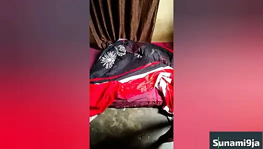 Die Frau, die ich geld leihe, hat es durch ihre muschi ersetzt