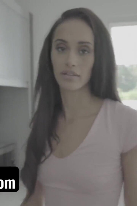 PervMom - madrasta em forma e sexy Gia Vendetti goza no pau do enteado depois de intensa sessão de sexo