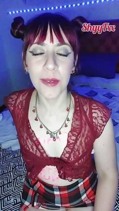 Shyyfxx Colegiala Caliente Le Ruega a Su Crush Que La Desvirgue Antes De Terminar El Colegio P1 JOI