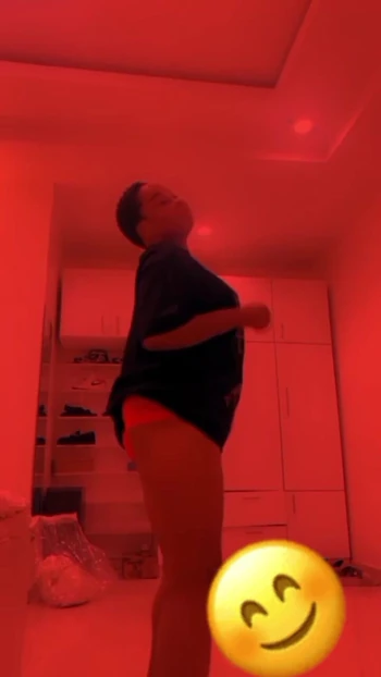 Hi I'm horny for you 🫨