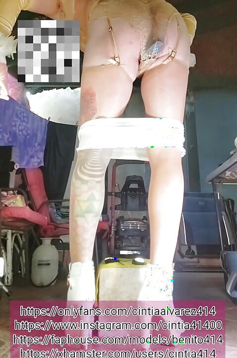 Latihan dubur dildo
