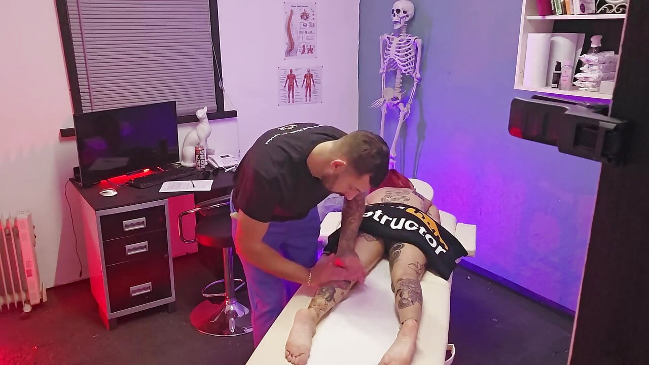 Tantric Yoni Massage with Thatbosslass