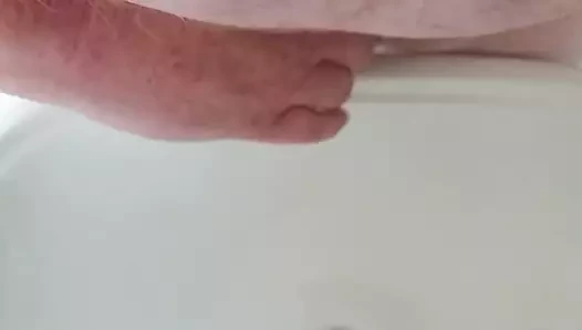 Sünnet derimi çişle şişiriyorum.