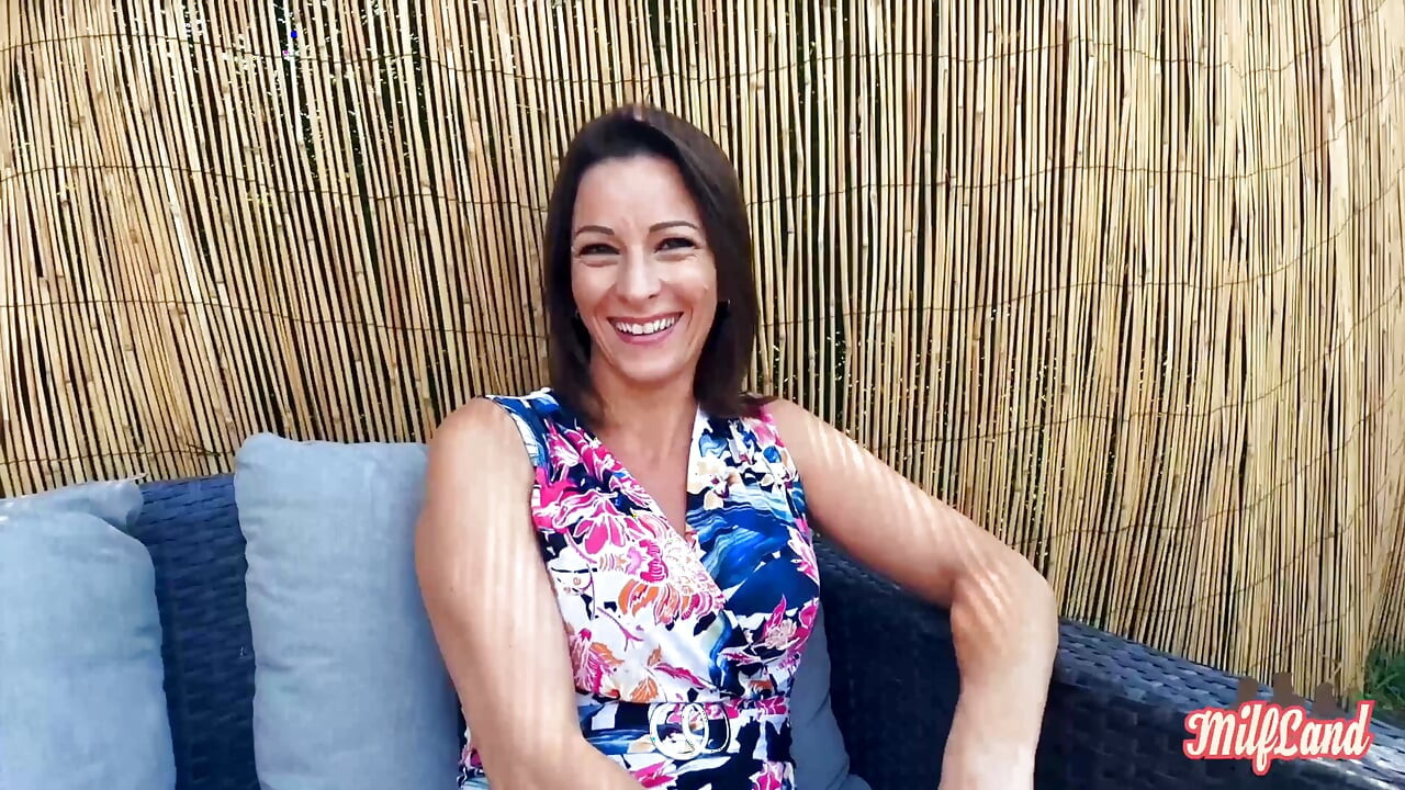 Kyara, बहुत कामुक चोदने लायक मम्मी, नए लोगों को चोदना पसंद करती है भाग 1