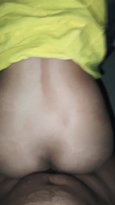 Aaj meri nightie sarka ke uppar ke chuda mujhe domaltarak kayınbiraderimi eli büyük götümde sikiyor, sonra yüksek sesle büyük amcığımı sikiyor. | Klip 2