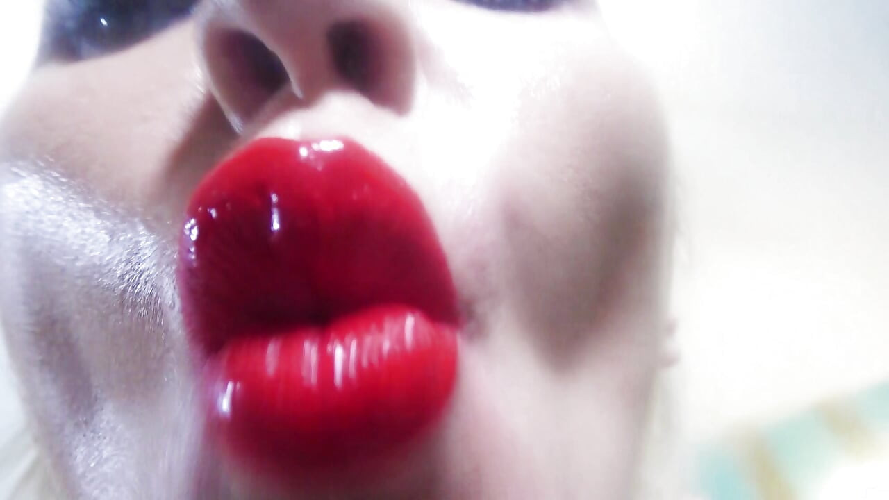 נשיקות עסיסיות