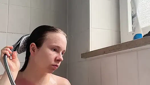 Подросток с идеальными душами для тела