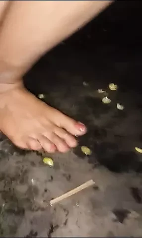 Indian bhabhi pissing
