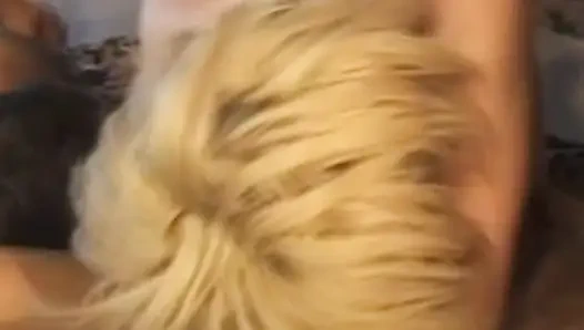 Suami nonton istrinya dientot habis-habisan