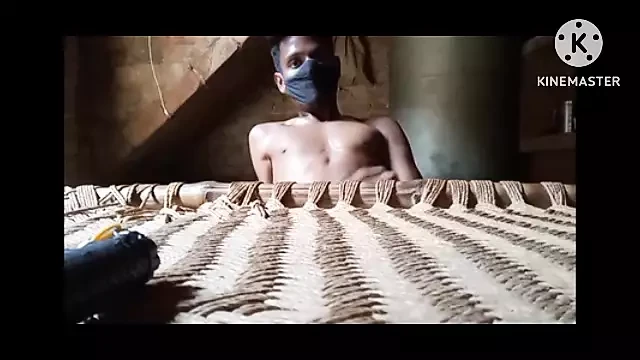 . indischer junge, masturbation mit großem schwanz.