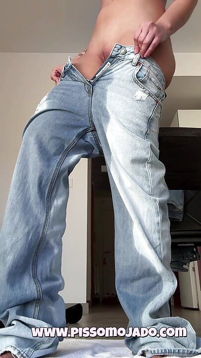 Omorashi Girl Wetting Her Jeans On Purpose: Got Desperate With Huge Bladder Bulge To Piss My Pants For You