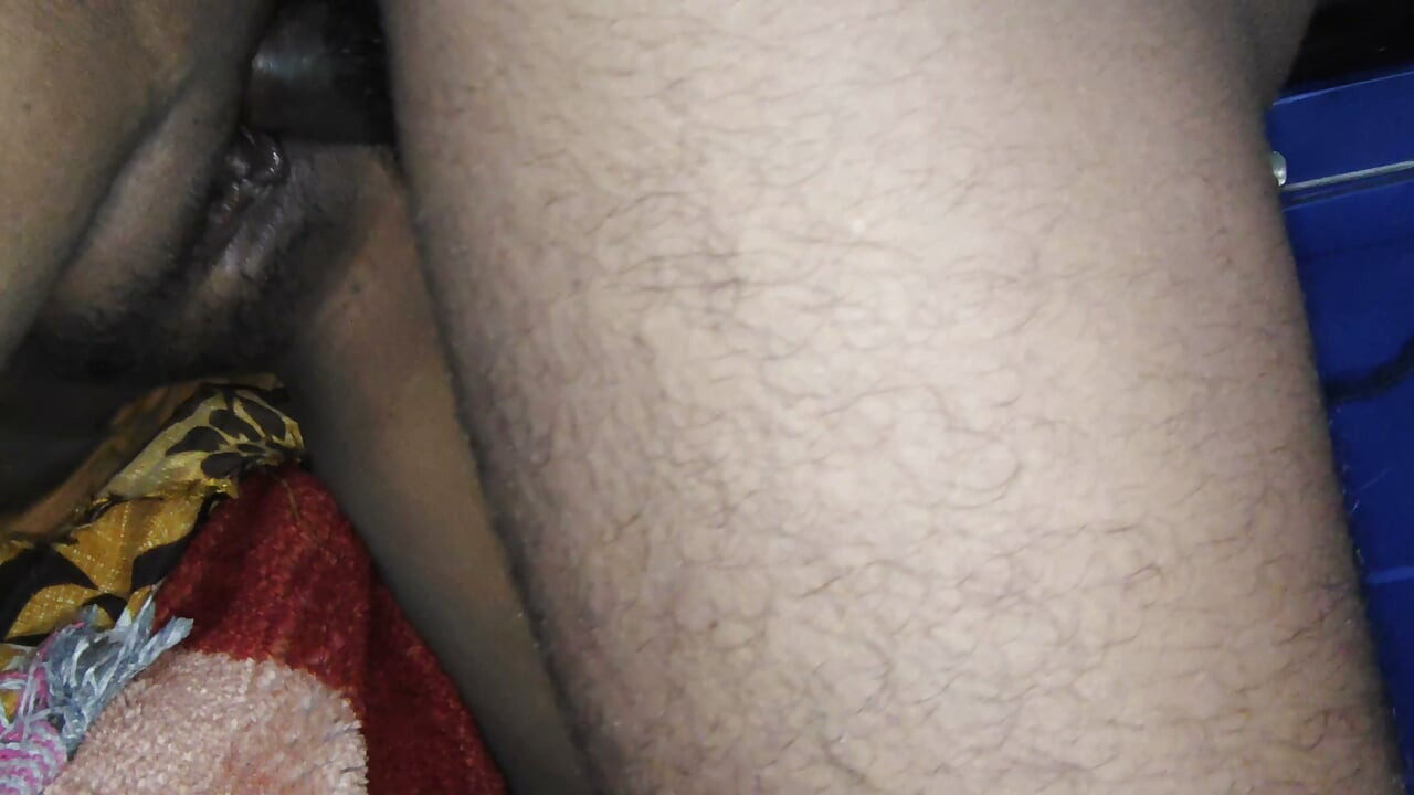 Desi Bhabhi Cleavage Tease in house Hot Indian Village Girls Exposed BengaliVideo