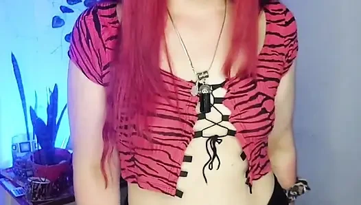 Ibu tiri bahenol masih haus kontol! Bagian 1