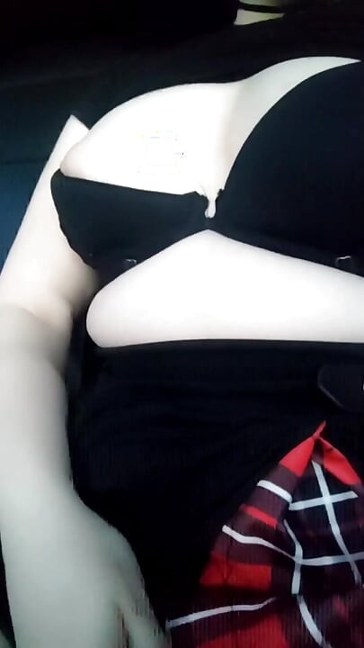 Horny Slut Starts Fingering Her Wet Pussy in the Back of the Taxi Driver