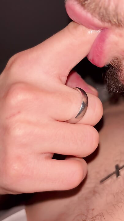 PRIA STRAIGHT MASTURBASI DAN MELUDAHI SAUSNYA