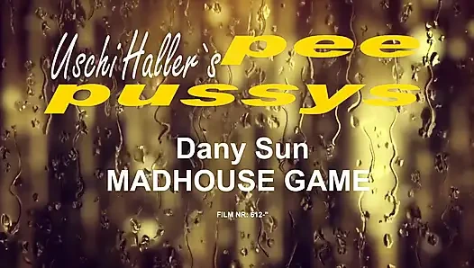 Piss-orgie mit blondine mit sperma &piss-schlampe dany sun