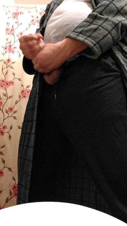 Showing my cock off