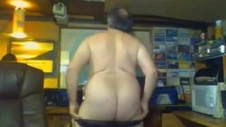 Abuelo golpe en webcam