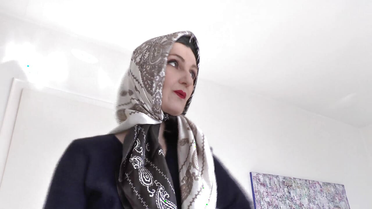 Satin Headcarf Fashion Show e Gozando em um lenço, JOI, Lady Victoria Valente