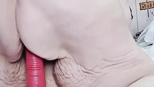 Читай между строк, эта шлюха на члене могучая прекрасна