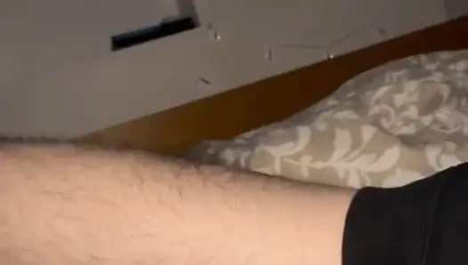 Kontol tebalnya meregangkan memekku yang sempit