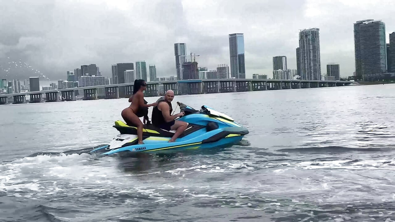 ミス・レクサとJMACと共にファンタジー・ファッキング・アイランド