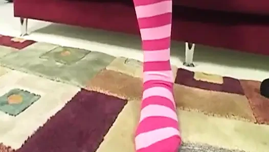 Sarışın hatun derin parmaklama ve dil hareketiyle çılgınca fışkırtıyor