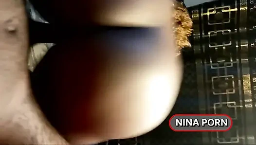 Пухлая девушка открыла свою киску для хорошего траха