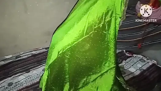 Desi Bhabhi Dengan Setelan Hijau Salwar Disetubuhi Dengan Keras Oleh Devar
