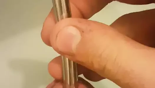 Yavaşça üretramı gererek