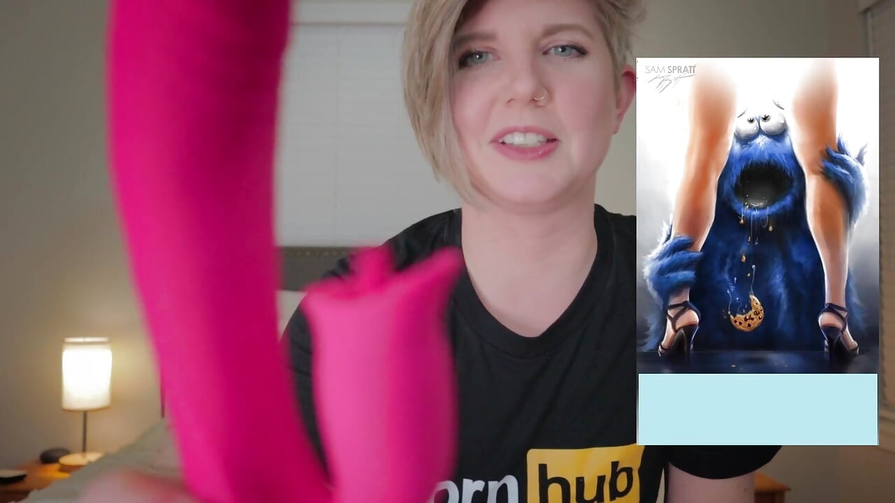 Unboxing and Review of the Unvomi Pulsating Rabbit Vibrator From Paloqueth with Housewife Ginger
