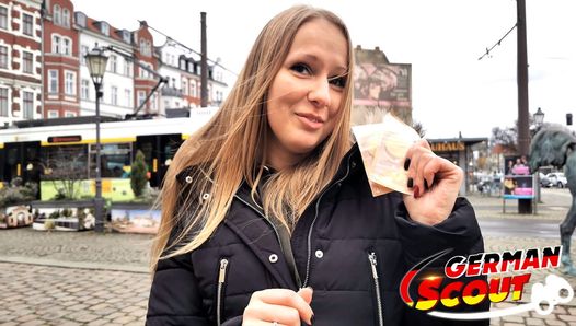 Scout tedesco - primo anale per adolescente formosa al casting di strada