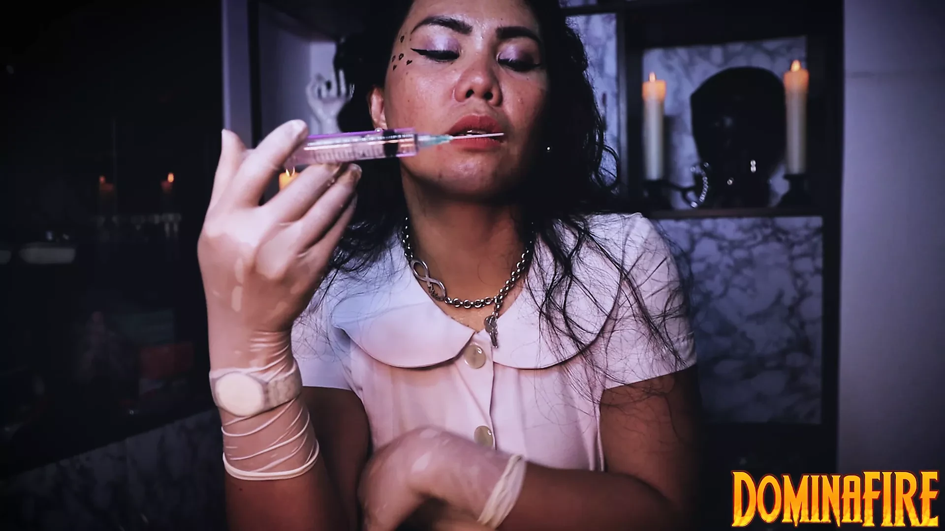 Asmr medis bermain dengan sarung tangan lateks bedah oleh dominafire
