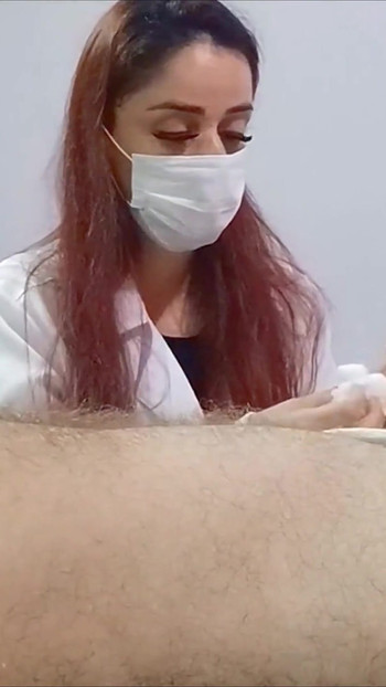 नर्स रोगी के निर्माण से उत्साहित थी! | क्लिप 1