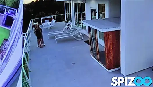 Горячая жена Blake Blossom принимает большой черный член после того, как муж игнорировал ее