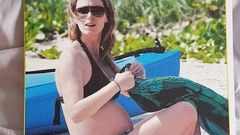 Emily blunt cum homenaje- bikini embarazada
