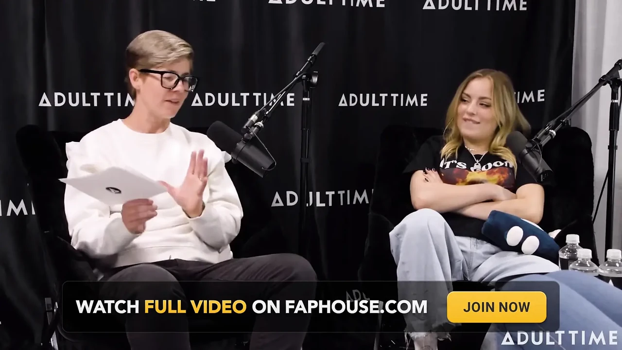 Gizelle Blanco & Anna Claire Clouds Pheromones, Scissoring, & the Bush | the Adult Time Podcast
