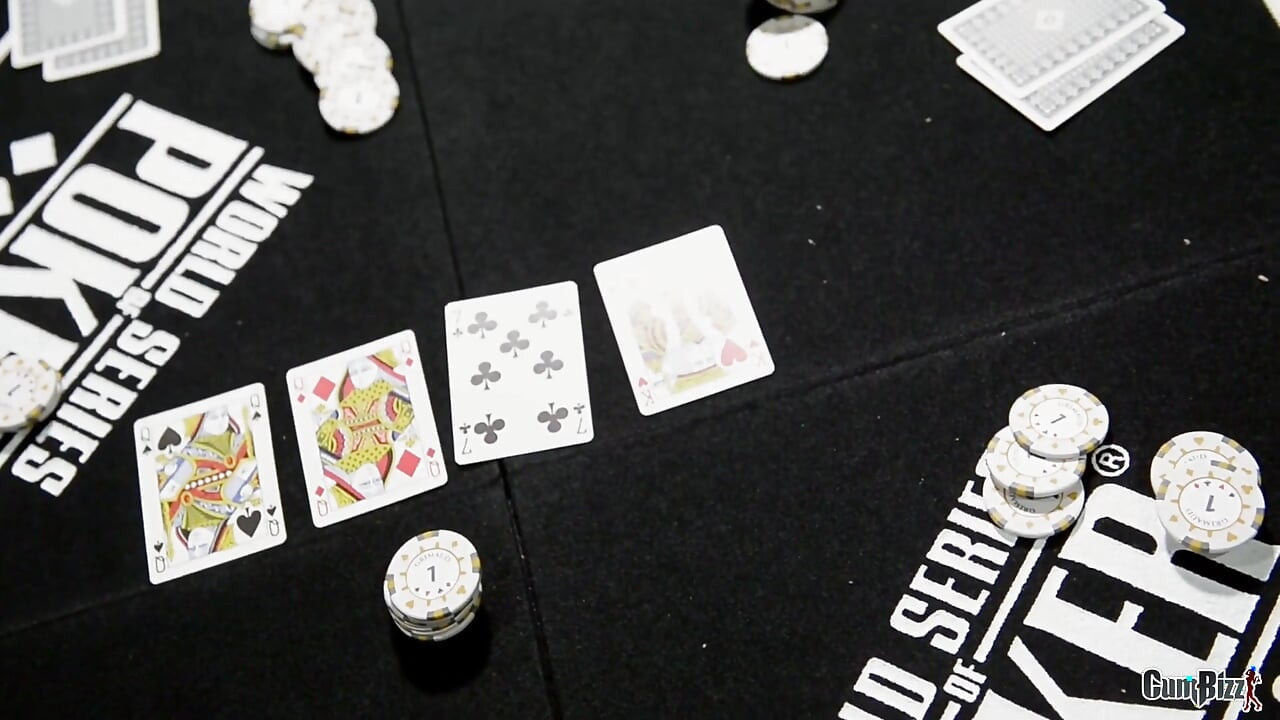 Joc de poker a mers greșit soțul pierde soția casă completă soțului și totul în