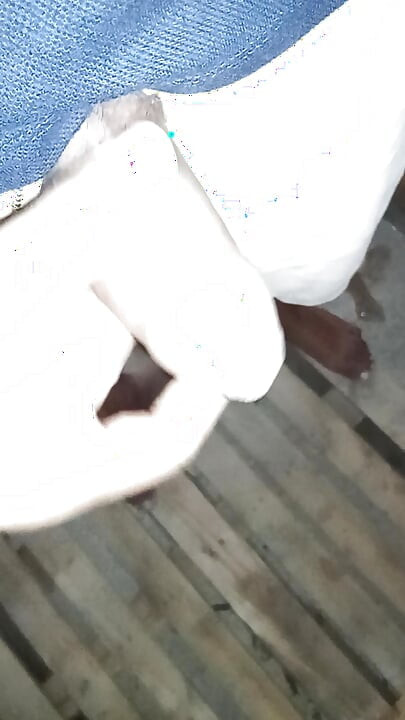 검은 자지로 핸드잡