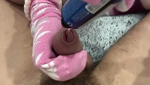 Sesi pacar dengan kaus kaki pink huf dengan kaus kaki yang nyaman